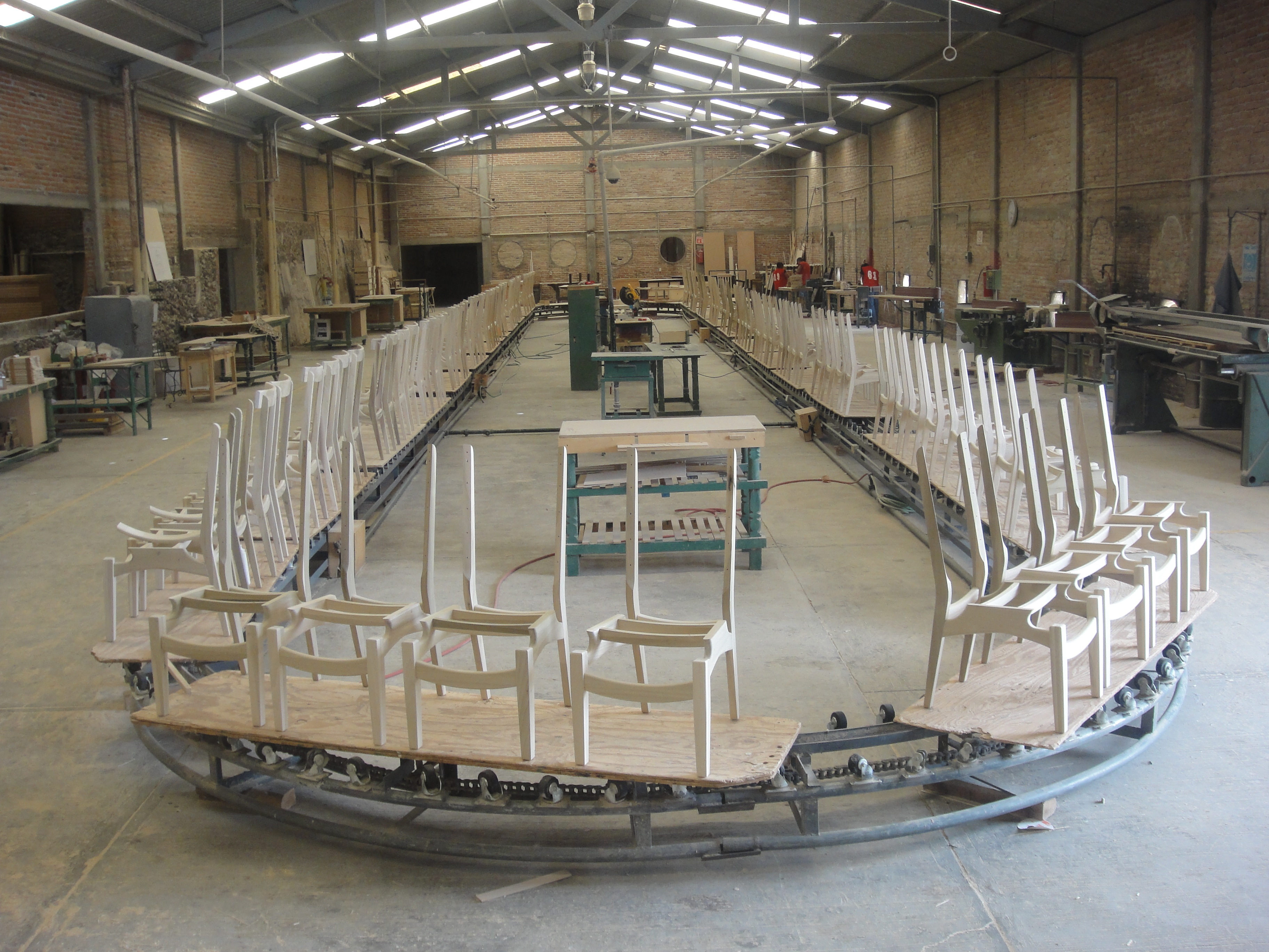 Línea de producción de sillas